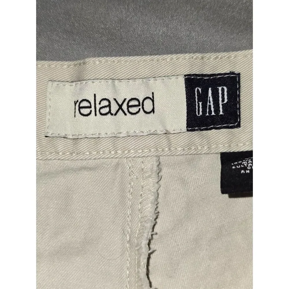 Gap Men's Shorts Size 38 Relaxed Fit - Picture 3 of 8